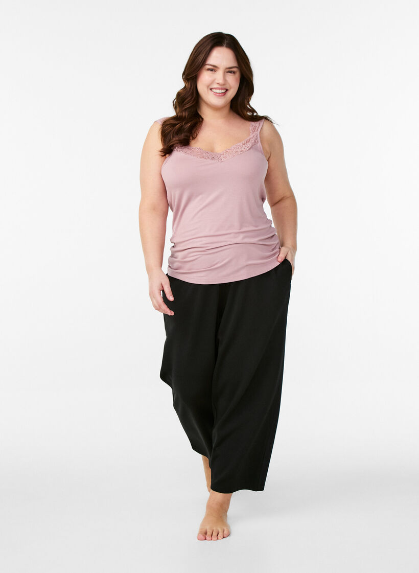 Viscose top met kanten afwerking, Roze, Model image number 1