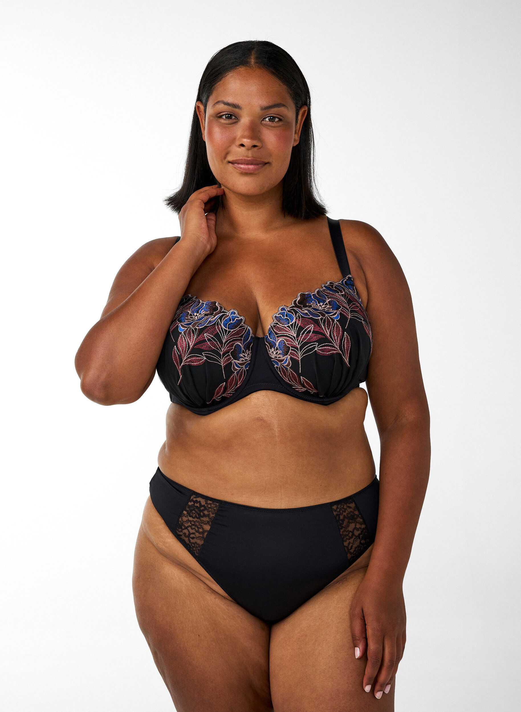 ZizziSoutien-gorge moul&eacute; avec broderie florale, Noir, Model image number 1