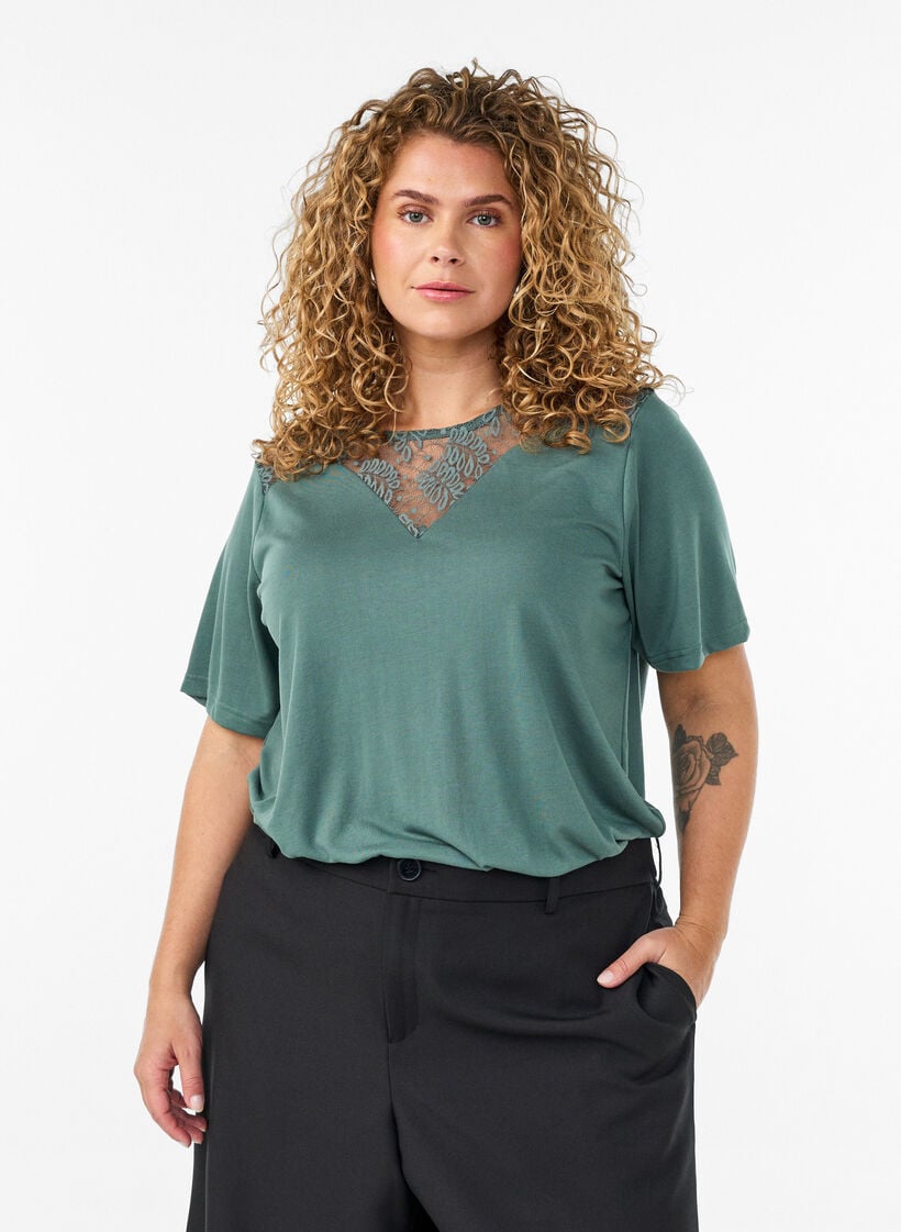 Blouse avec empi&egrave;cement en dentelle et manches ballon, Vert, Model image number 0