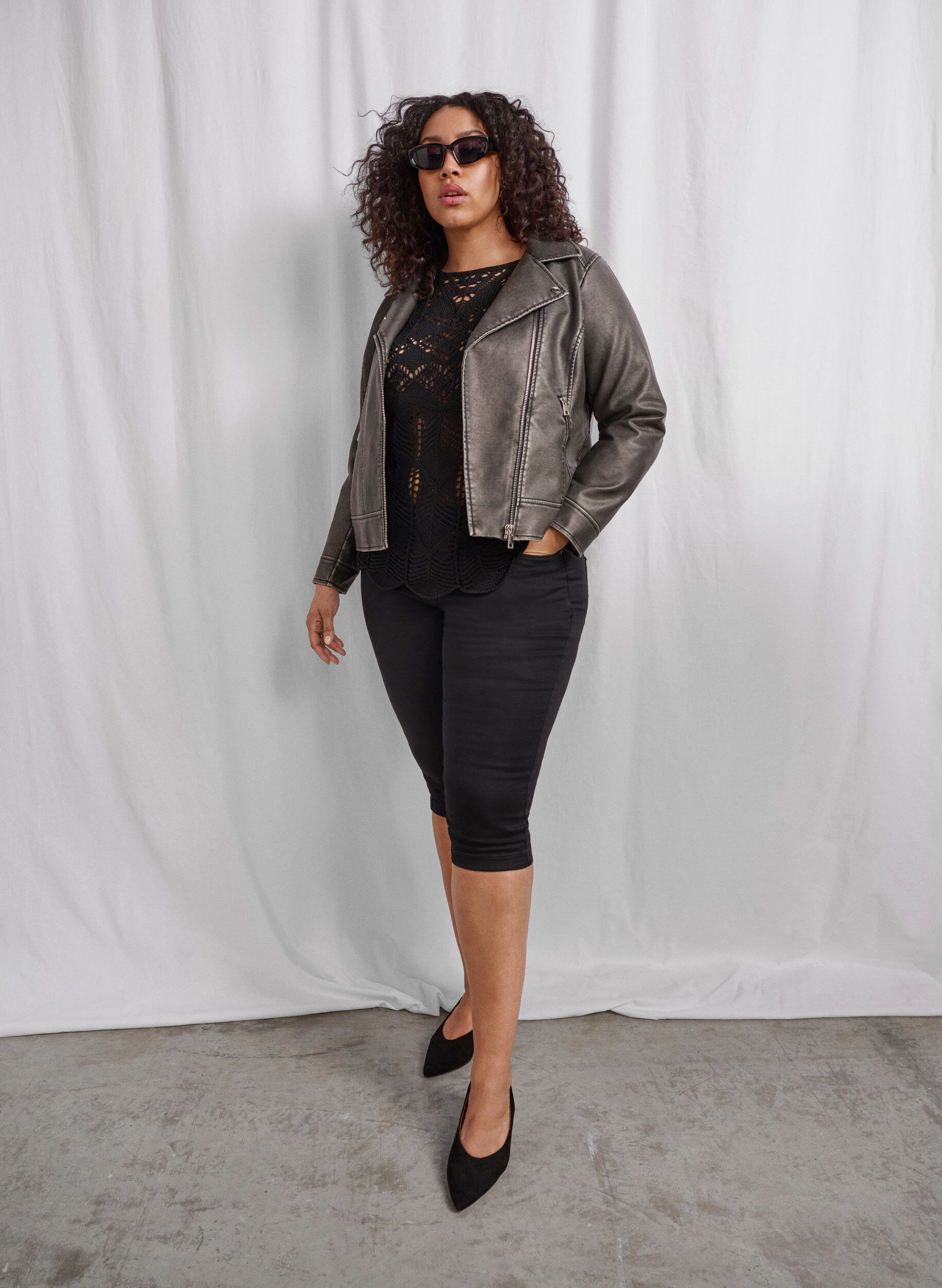 Zizzi Chemisier en maille &agrave; motif de dentelle, Black, Image image number 0