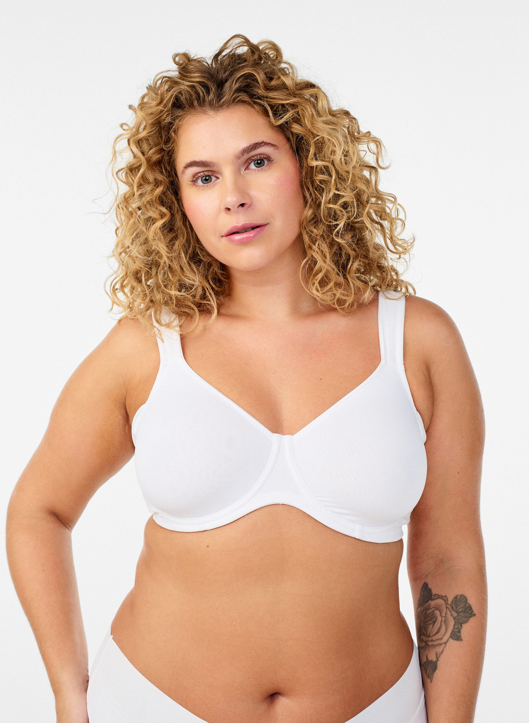 ZizziComfort-bh met beugel en voorgevormde cups, Wit, Model image number 0