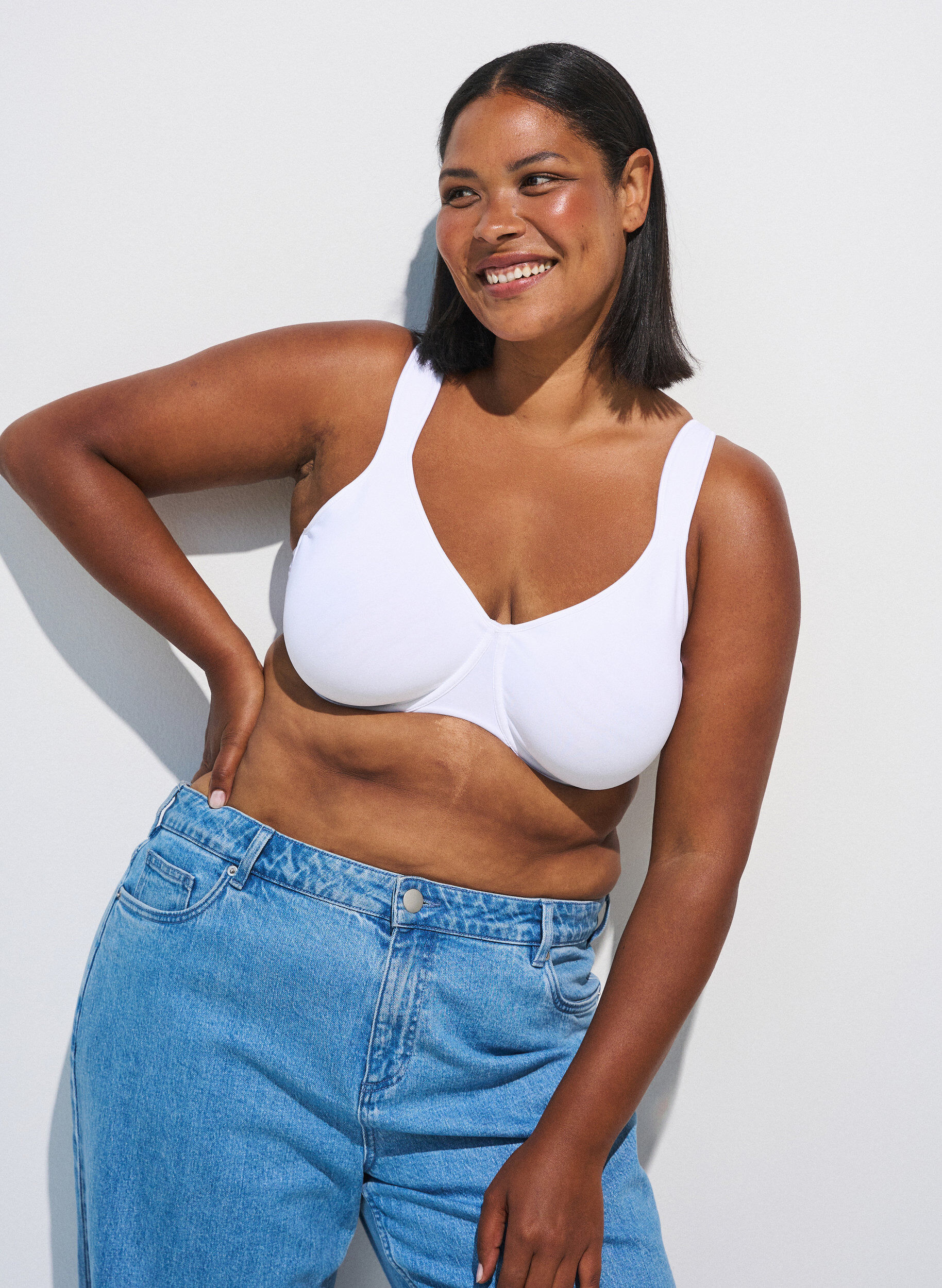 Soutien-gorge minimiseur avec bretelles rembourr&eacute;es