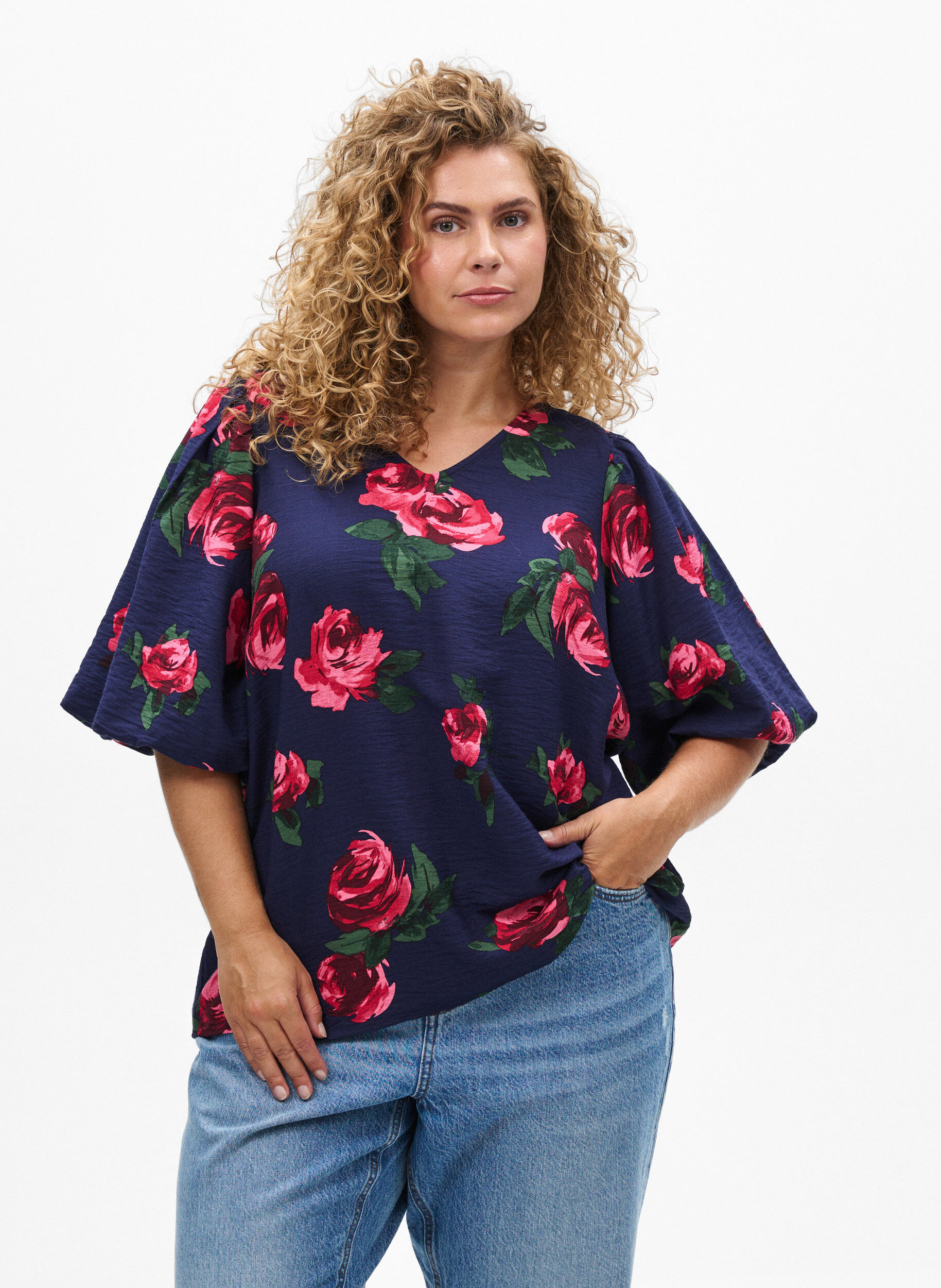 Blouse &agrave; imprim&eacute; roses et manches courtes bouffantes, Bleu, Model