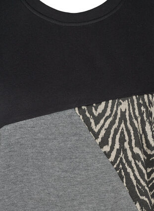 Pull avec détails imprimés, Black Grey Zebra, Packshot image number 2