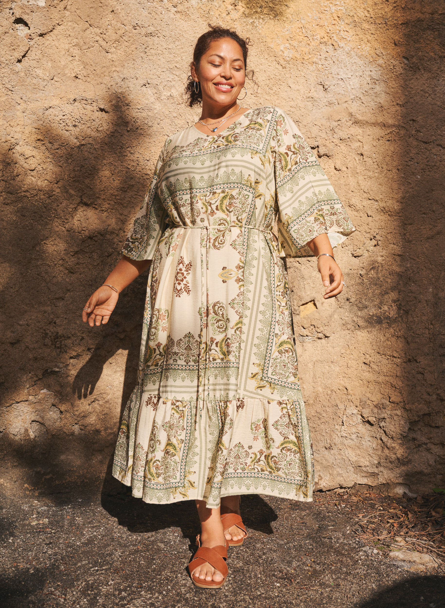 Robe midi imprim&eacute;e en viscose avec ceinture &agrave; nouer