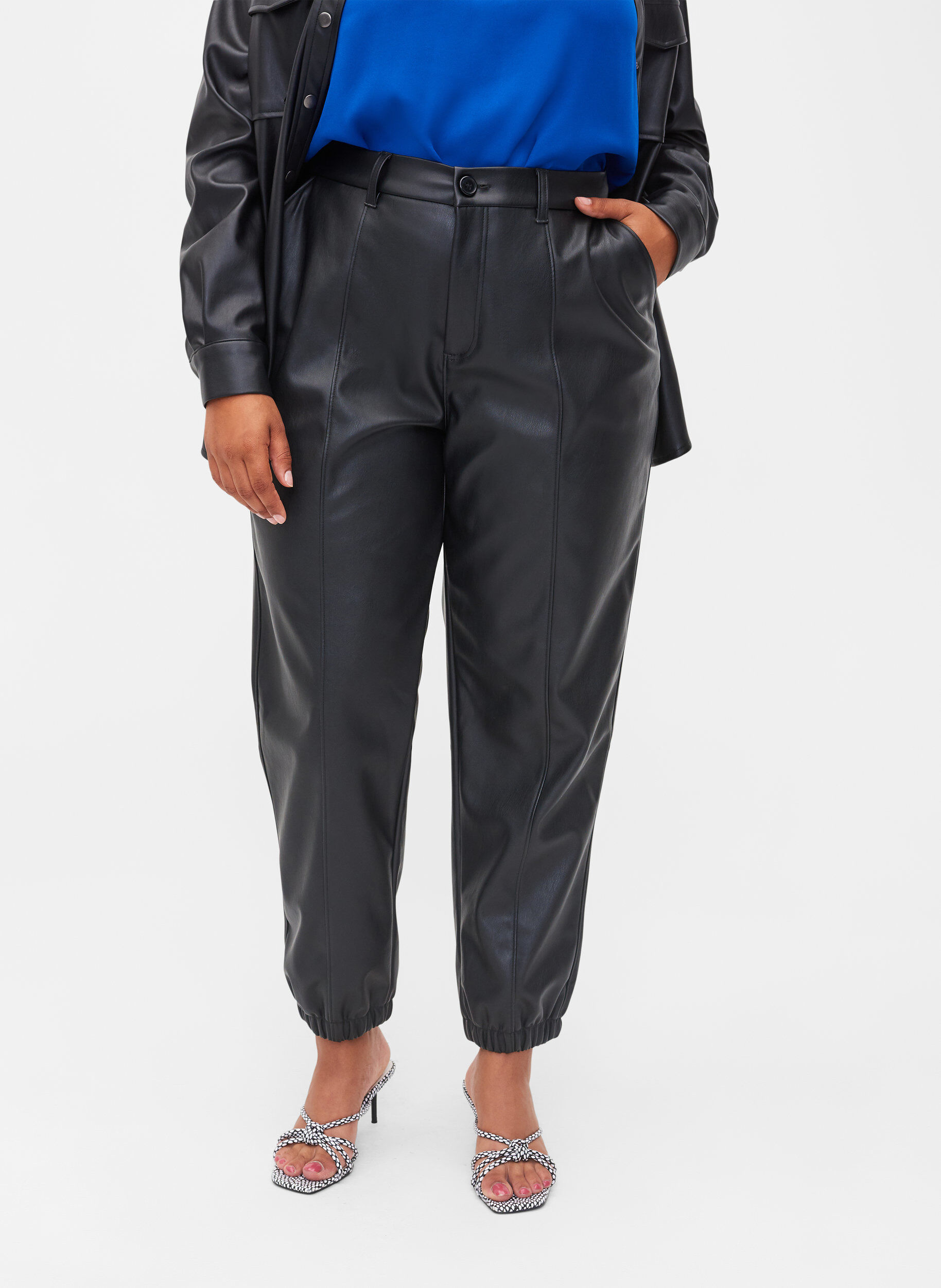 Zizzi Pantalon en simili-cuir, Black, Model image number 2