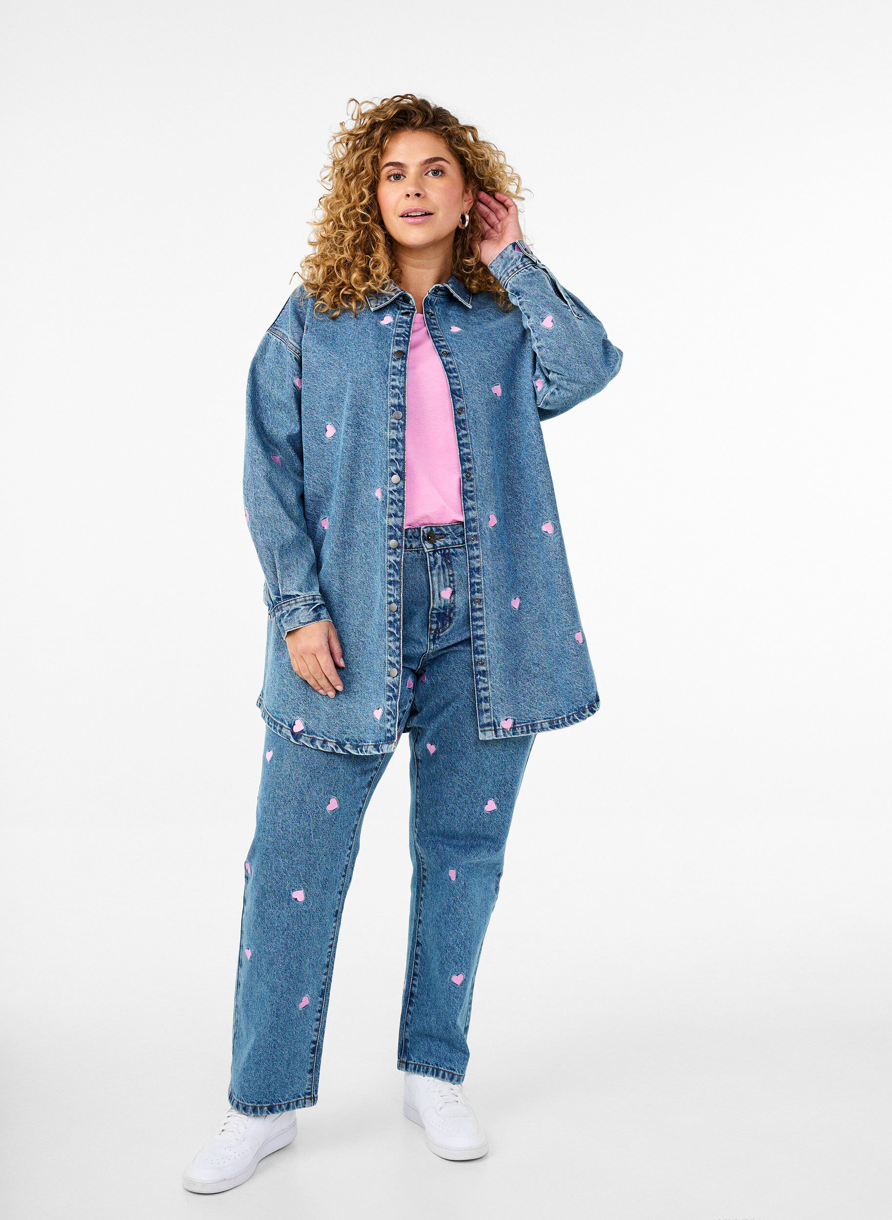 ZizziLosse denimshirt met geborduurde hartjes, Light Blue Heart, Model image number 2