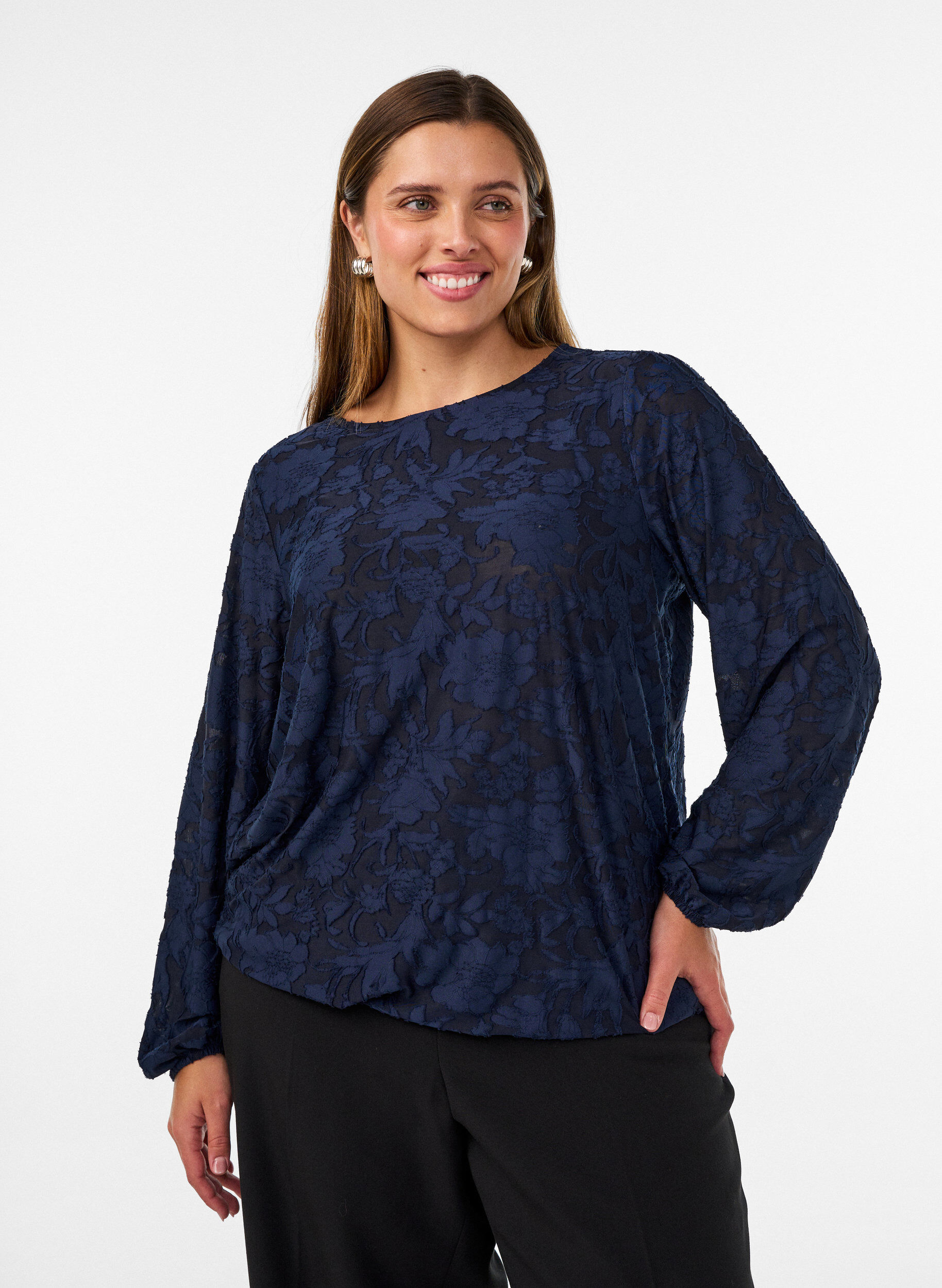 Blouse transparente avec texture florale et manches longues, Bleu, Model