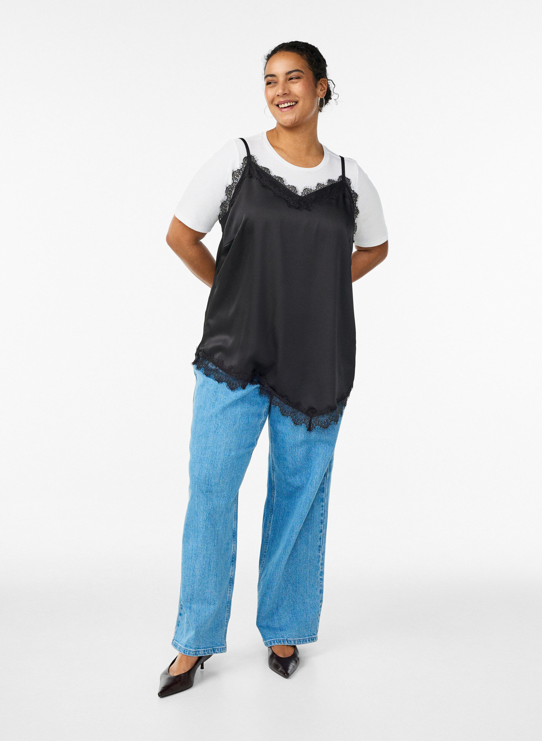 ZizziSatijnen top met kanten afwerking en asymmetrische zoom, Zwart, Model image number 1