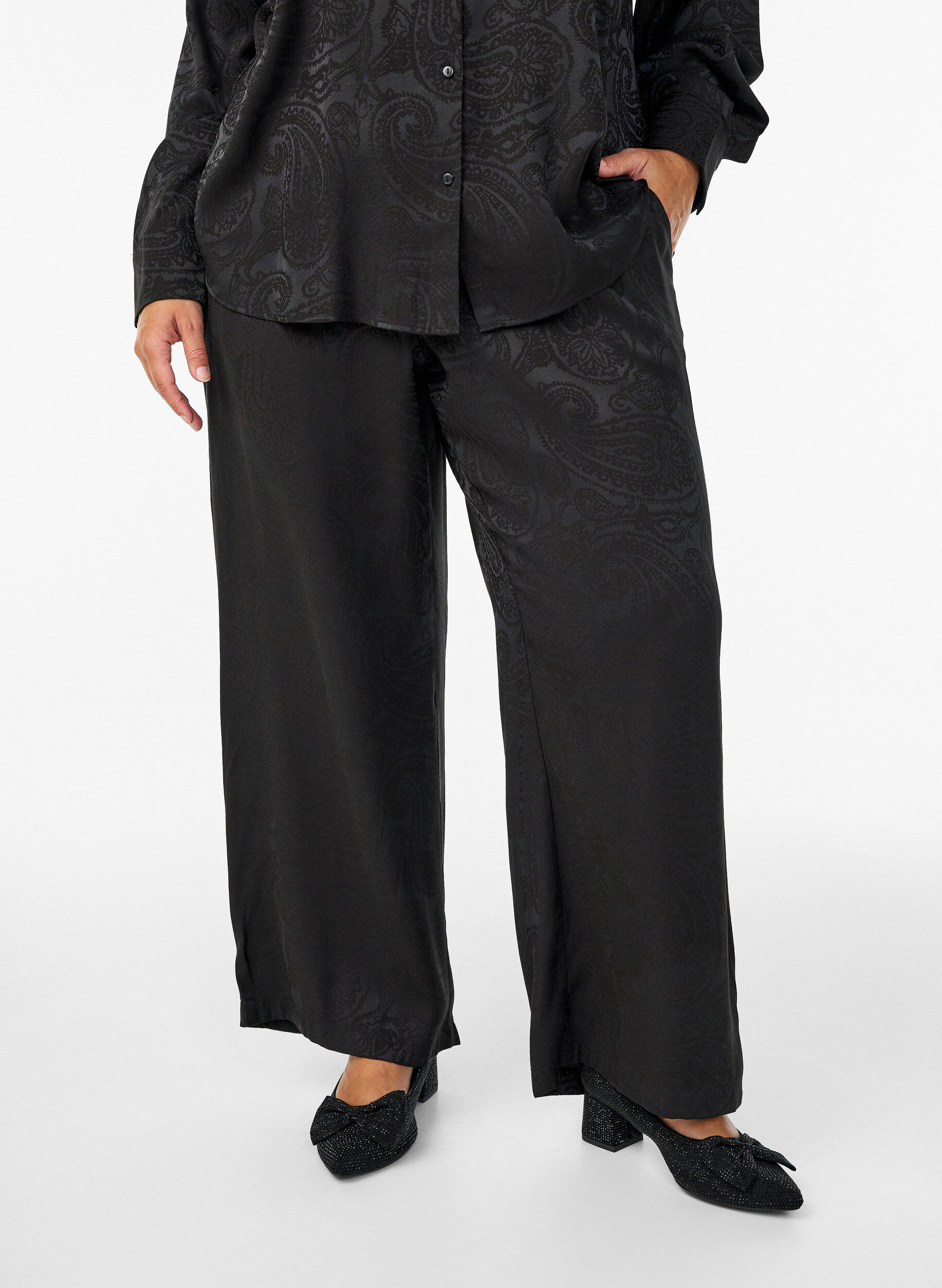 ZizziLosse broek met paisleypatroon en hoge taille, Zwart, Model image number 2
