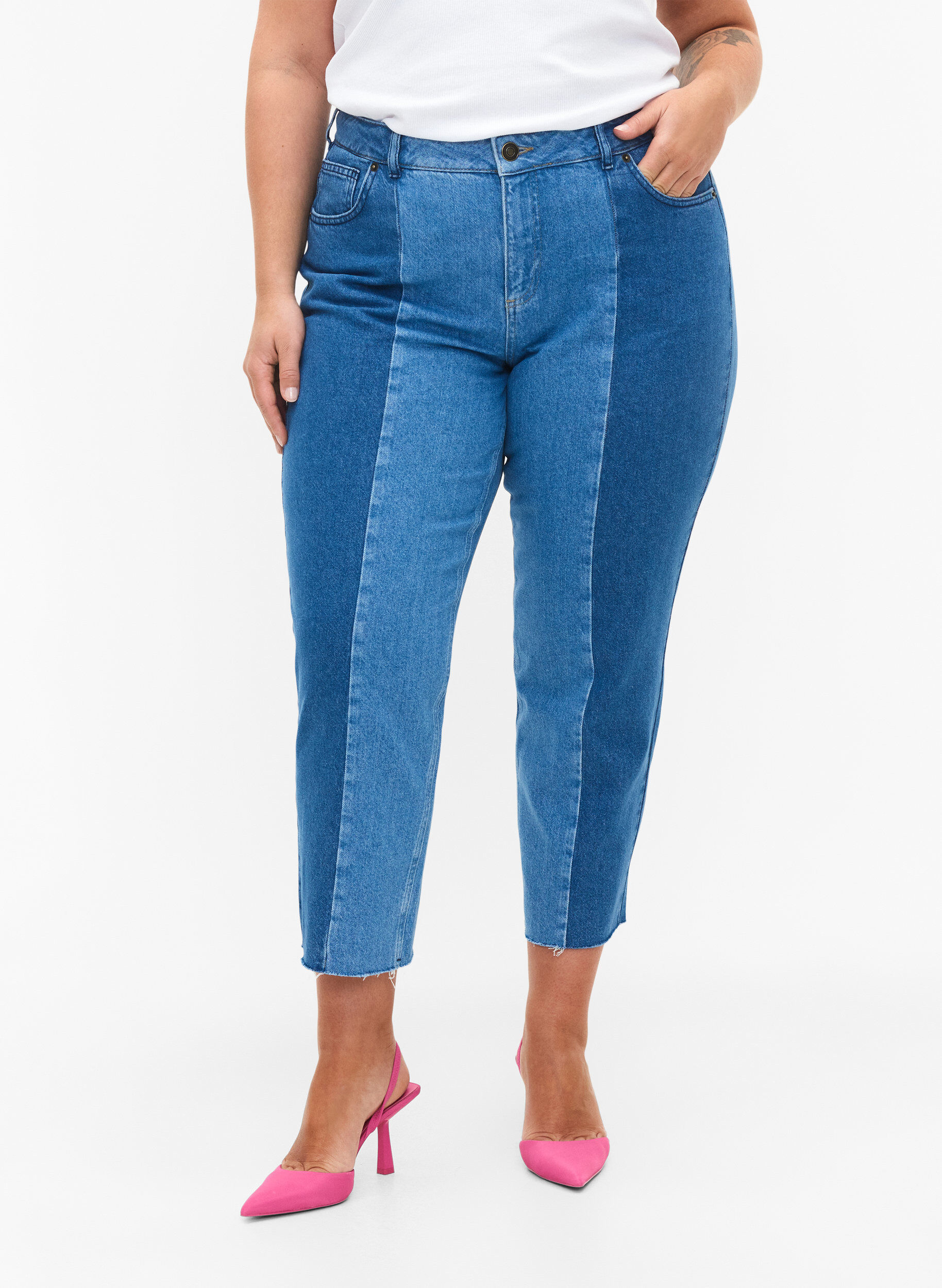 Zizzi Jean Vera court avec bloc de couleurs, Blue denim, Model image number 3
