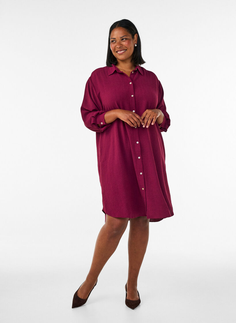 Chemise longue avec une texture l&eacute;g&egrave;re, Rouge, Model image number 1
