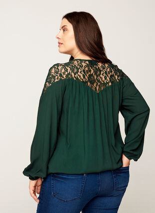 Viscose blouse met lange mouwen en kant, Darkest Spruce, Model image number 1