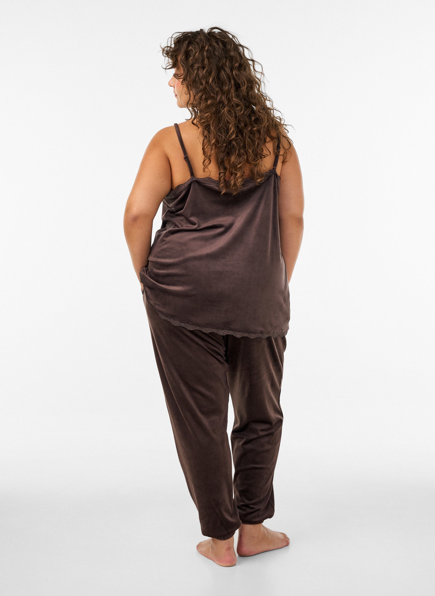 ZizziLosse velourbroek, Bruin, Model image number 2