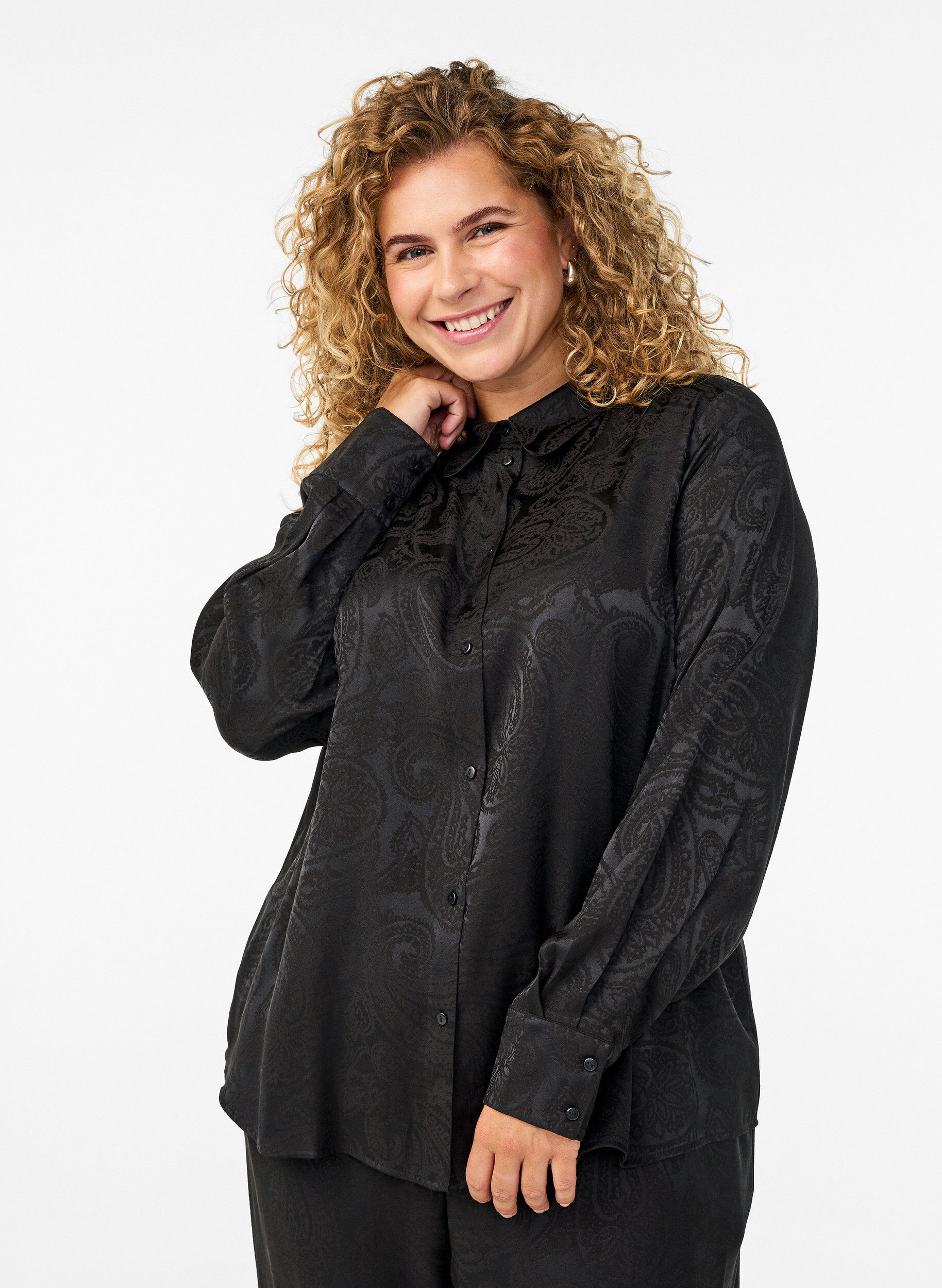 ZizziShirt met ton-sur-ton paisleypatroon, Zwart, Model image number 0