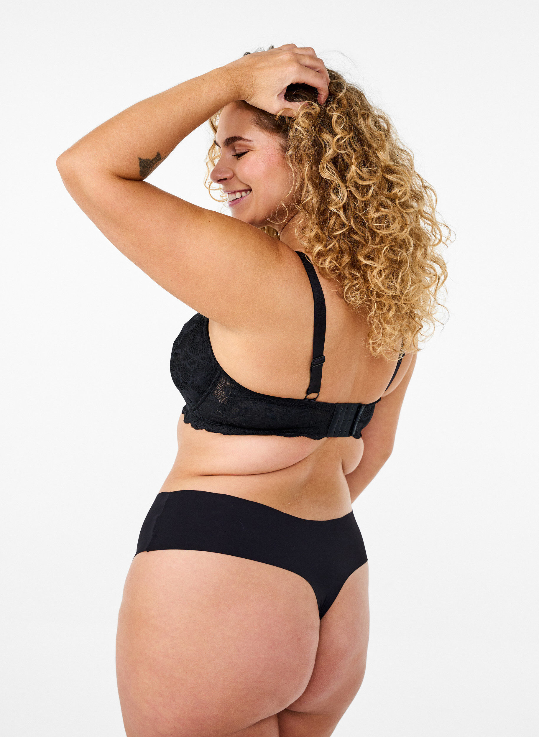 Zizzi Soutien-gorge int&eacute;gral en dentelle, Noir, Model image number 2