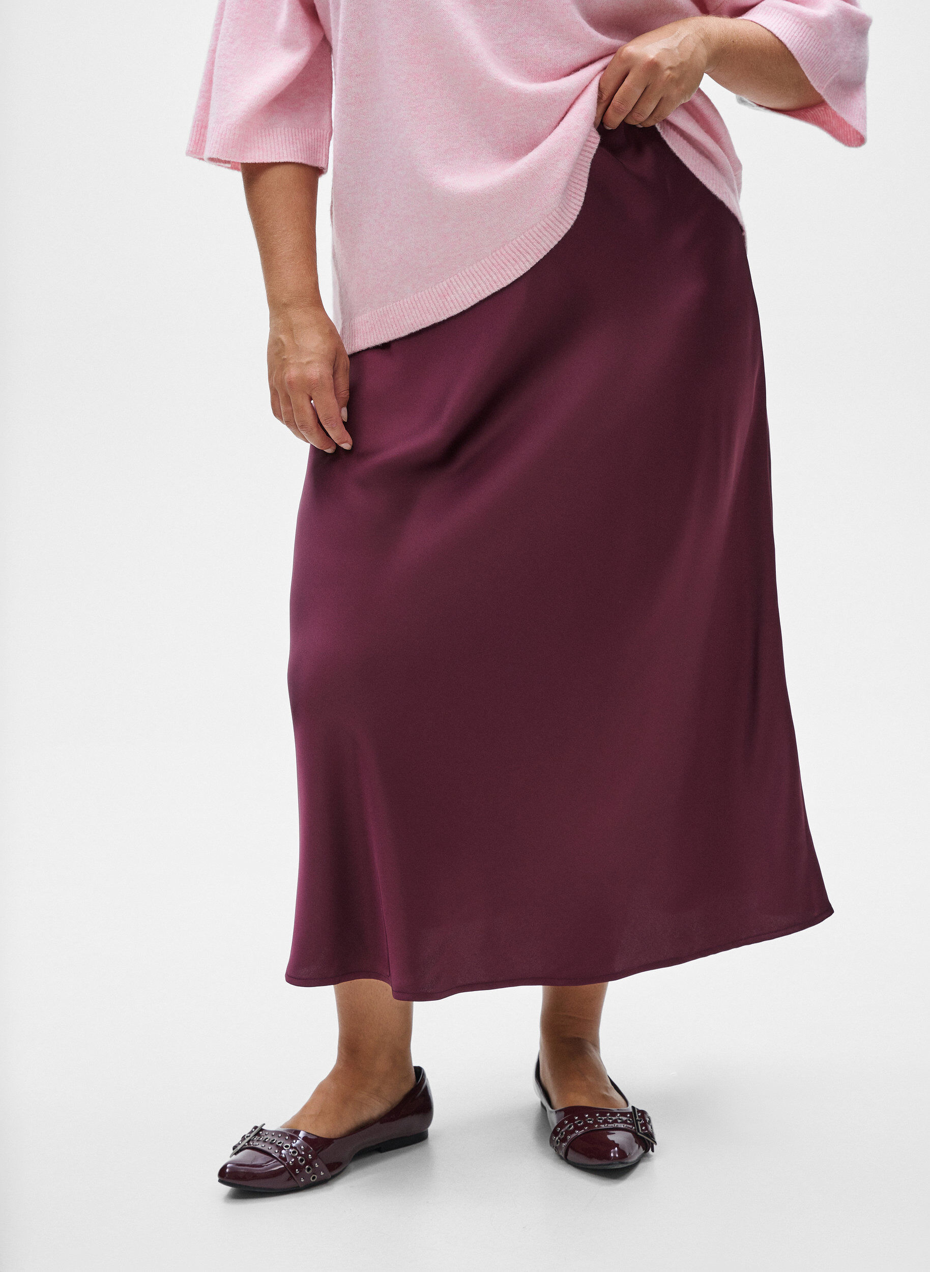 ZizziSatijnen midi rok, Donker Bordeaux, Model image number 3