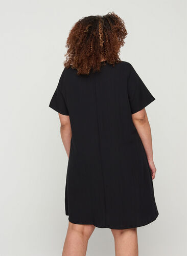 Robe, Black, Model image number 1