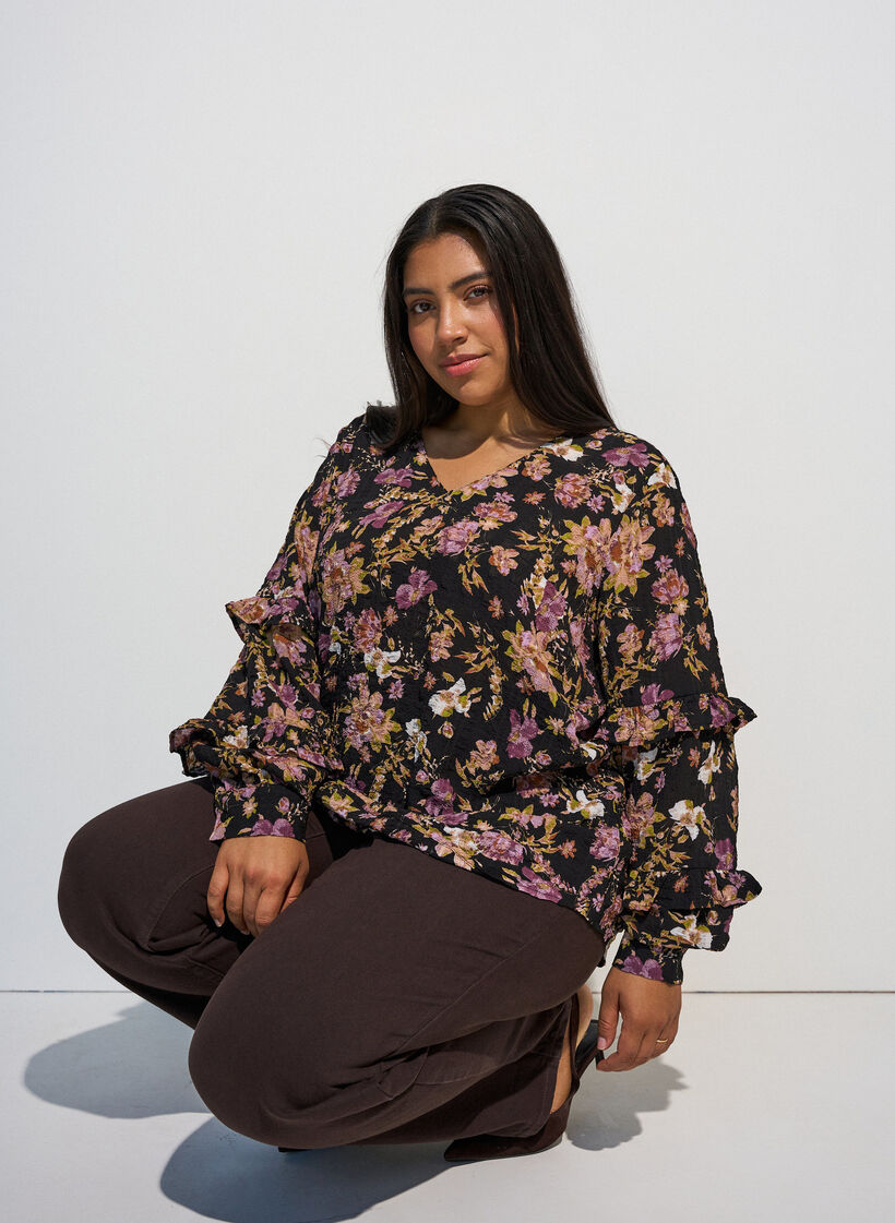 Blouse avec imprim&eacute; floral et volants, Noir, Model image number 0