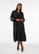 Robe en viscose avec broderies et volants &eacute;tag&eacute;s, Noir, Model image number 0