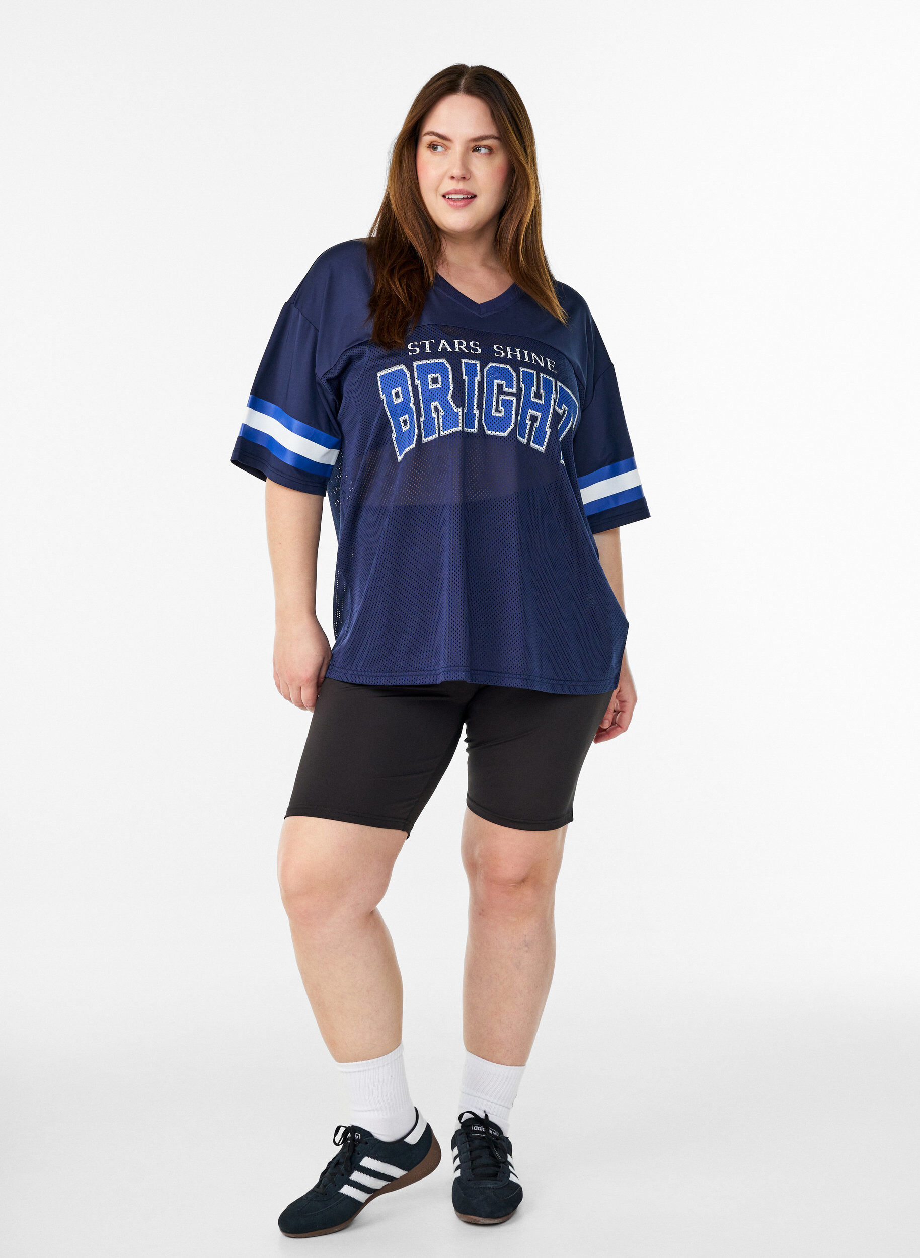 ZizziT-shirt de sport avec col V et imprim&eacute; sur le devant, Bleu, Model image number 1