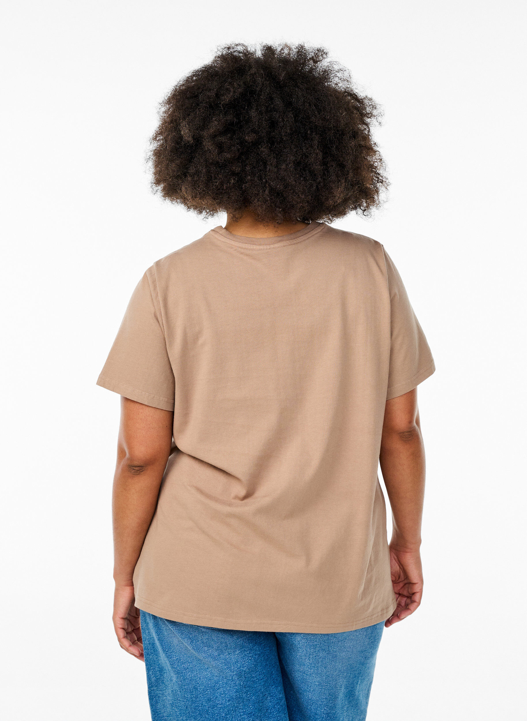 Zizzi T-shirt en coton bio avec imprim&eacute; original, Beige, Model image number 2