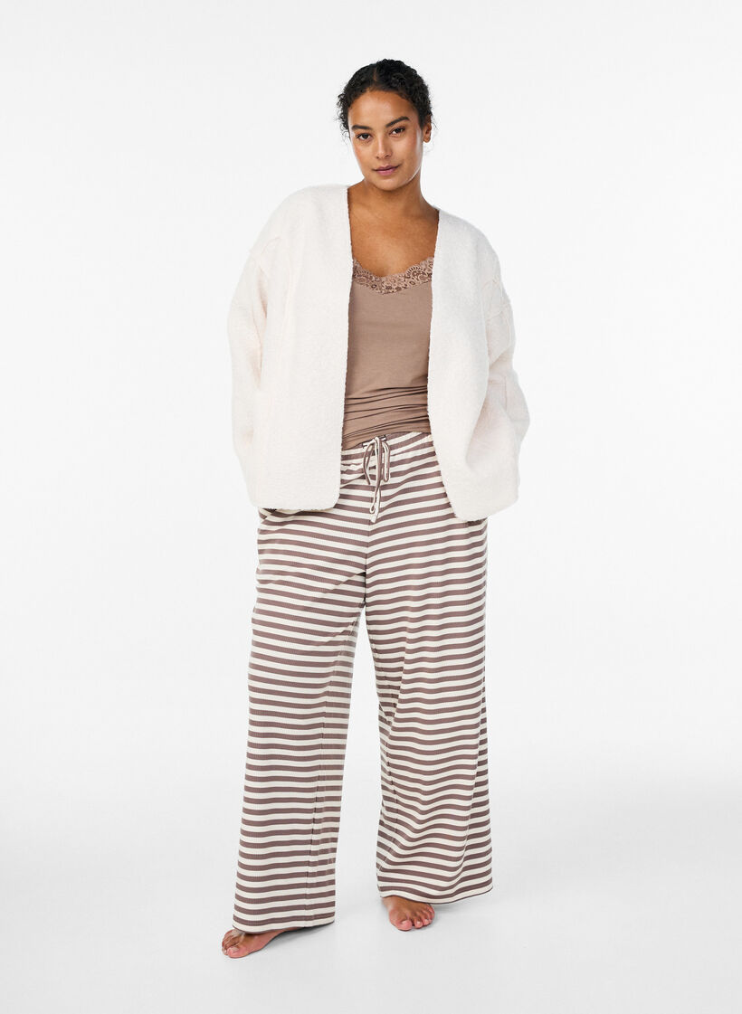 Losvallend vest met zakken, Vanille, Model image number 1