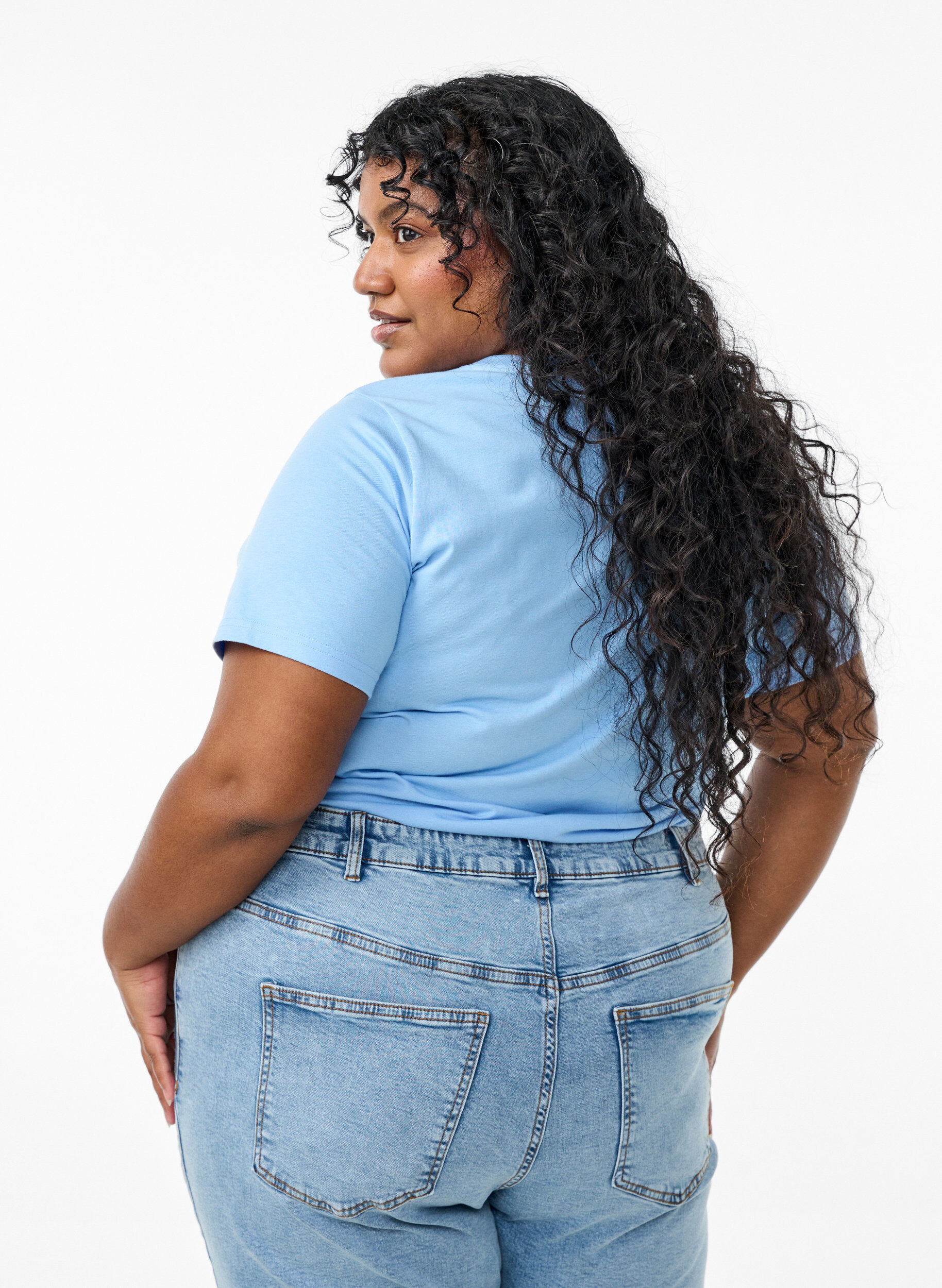 Zizzi T-shirt avec d&eacute;tails d&eacute;coratifs, Bleu Clair, Model image number 2