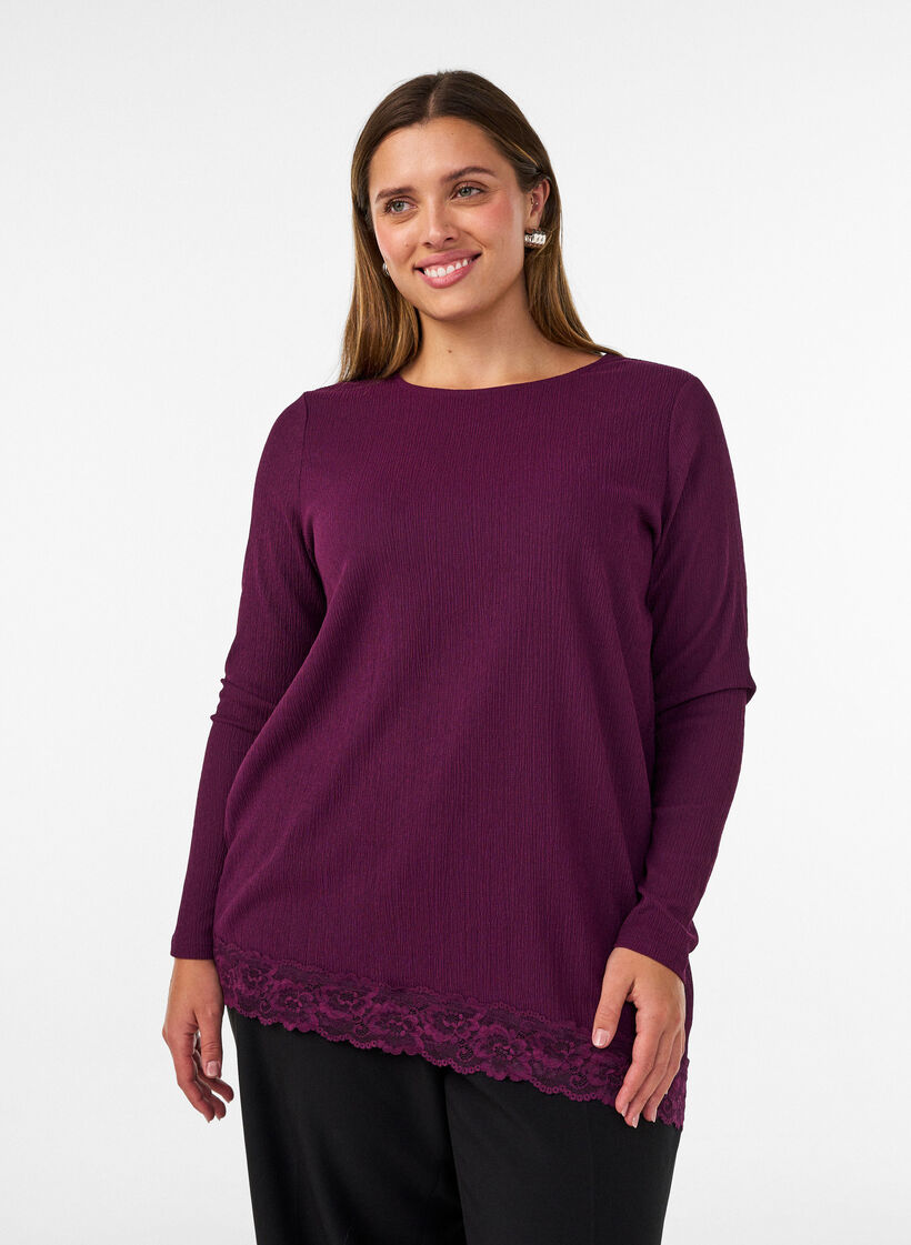 Blouse en jersey avec bordure en dentelle asym&eacute;trique, Violet, Model image number 0