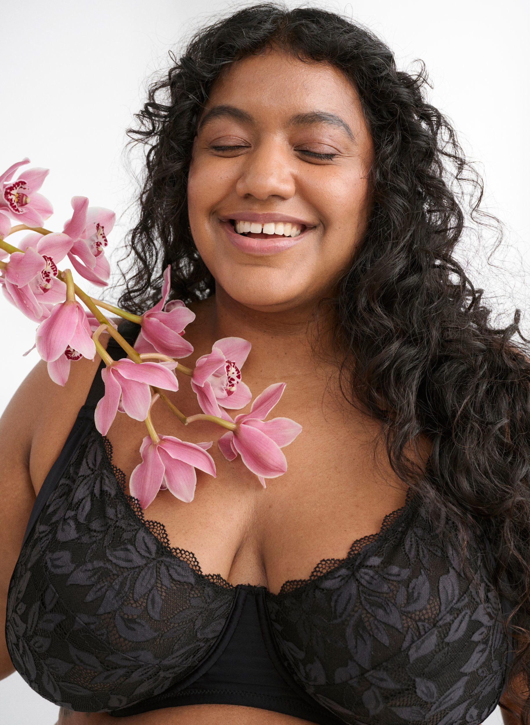 Zizzi Soutien-gorge couvrant en dentelle, Noir, Image image number 0