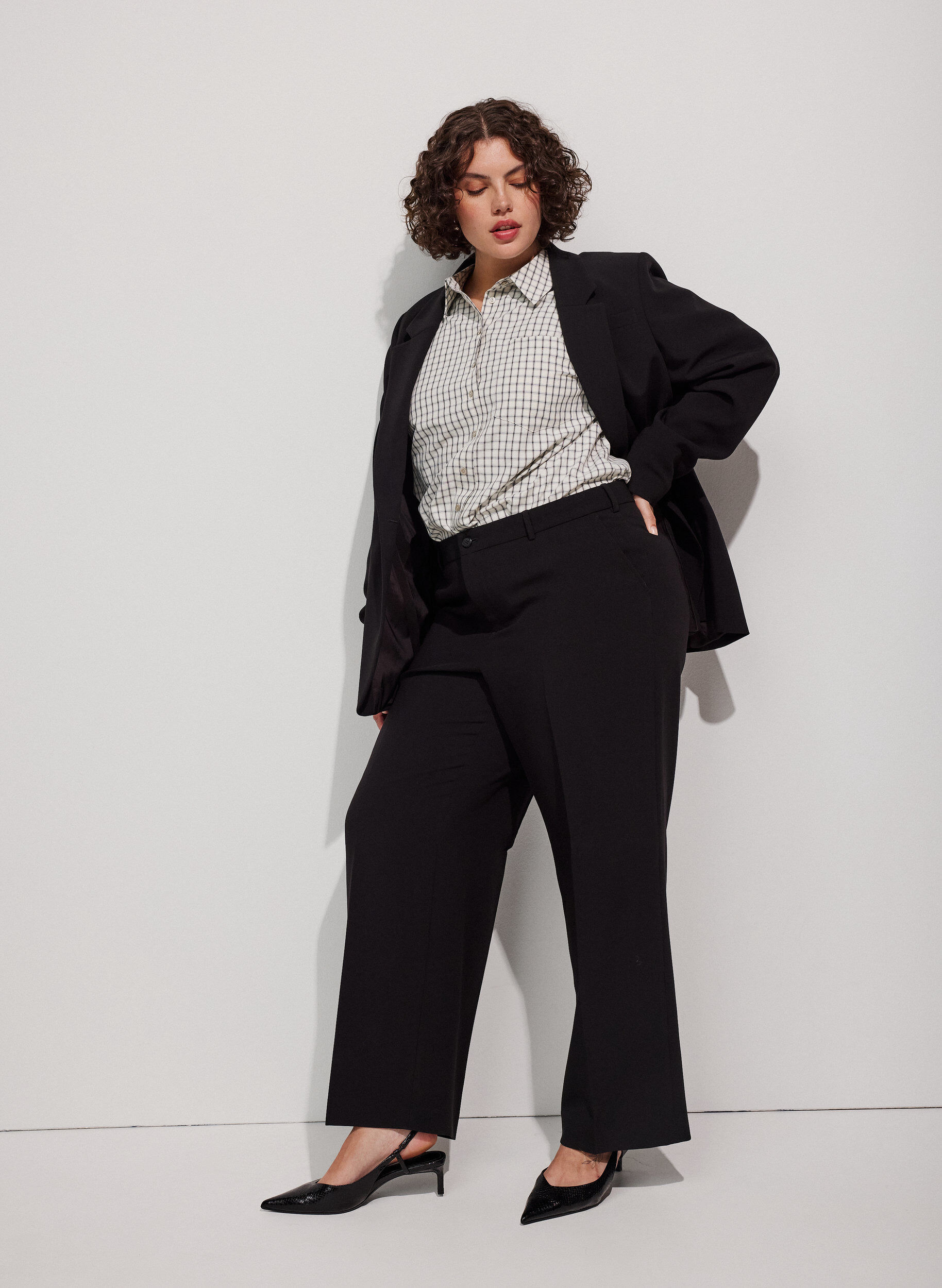 ZizziOp maat gemaakte broek met wijde pijpen en hoge taille, Zwart, Model image number 0