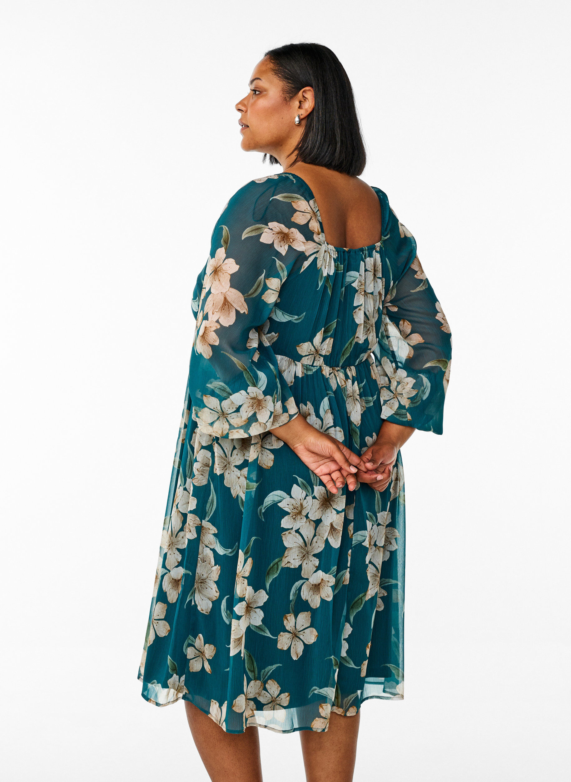 Zizzi Robe de soir&eacute;e en mousseline &agrave; manches longues, Vert, Model image number 2