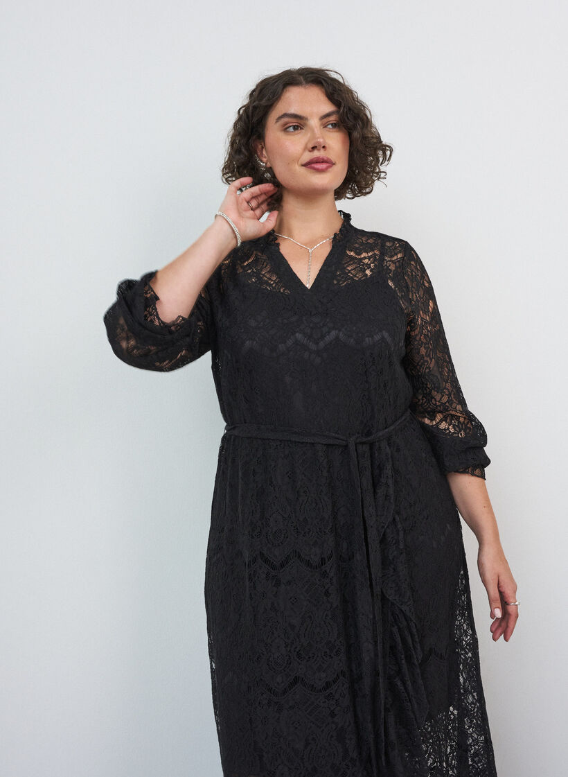 Robe en dentelle avec jupe portefeuille et volants, Noir, Model image number 2