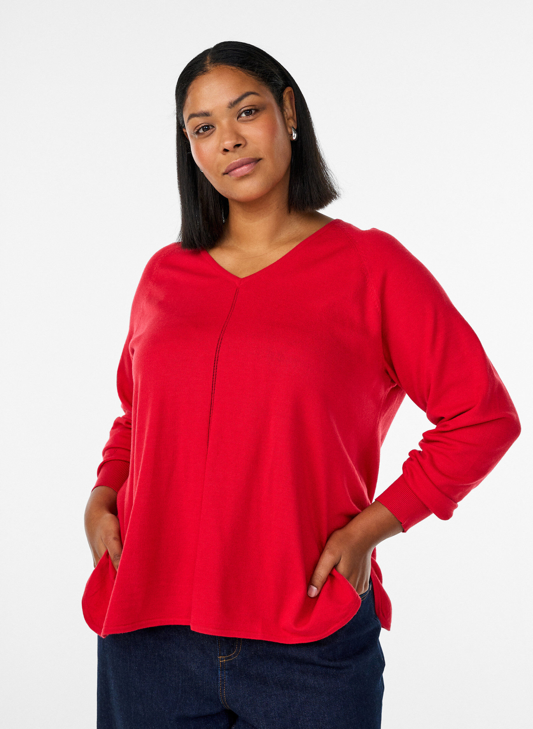 Blouse en fine maille avec col V et d&eacute;tail devant, Rouge, Model