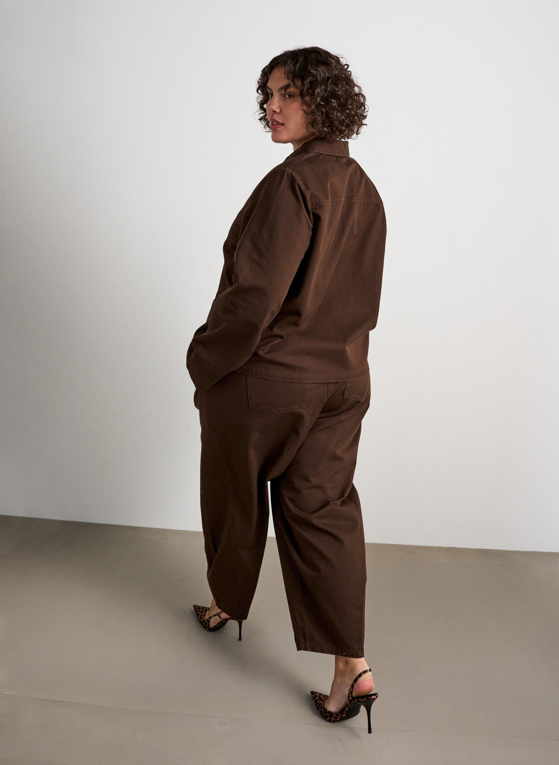 ZizziJean barrel avec taille haute et ceinture &eacute;lastique, Marron, Model image number 1