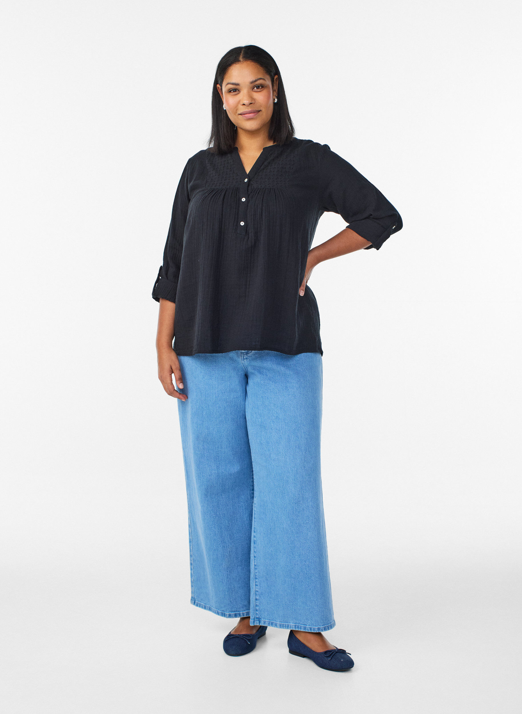 ZizziBlouse in katoenen mousseline met broderie anglaise, Zwart, Model image number 1