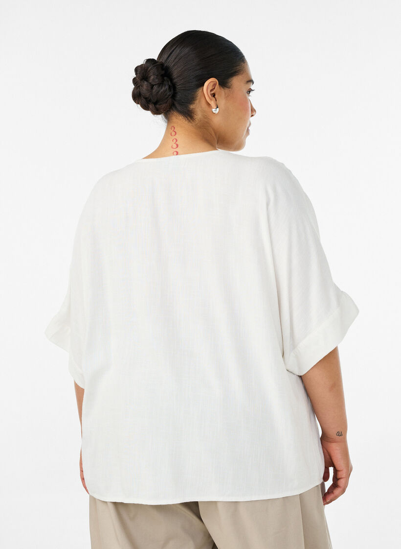 Viscose blouse met crochet detail en knopen, Vanille, Model image number 2