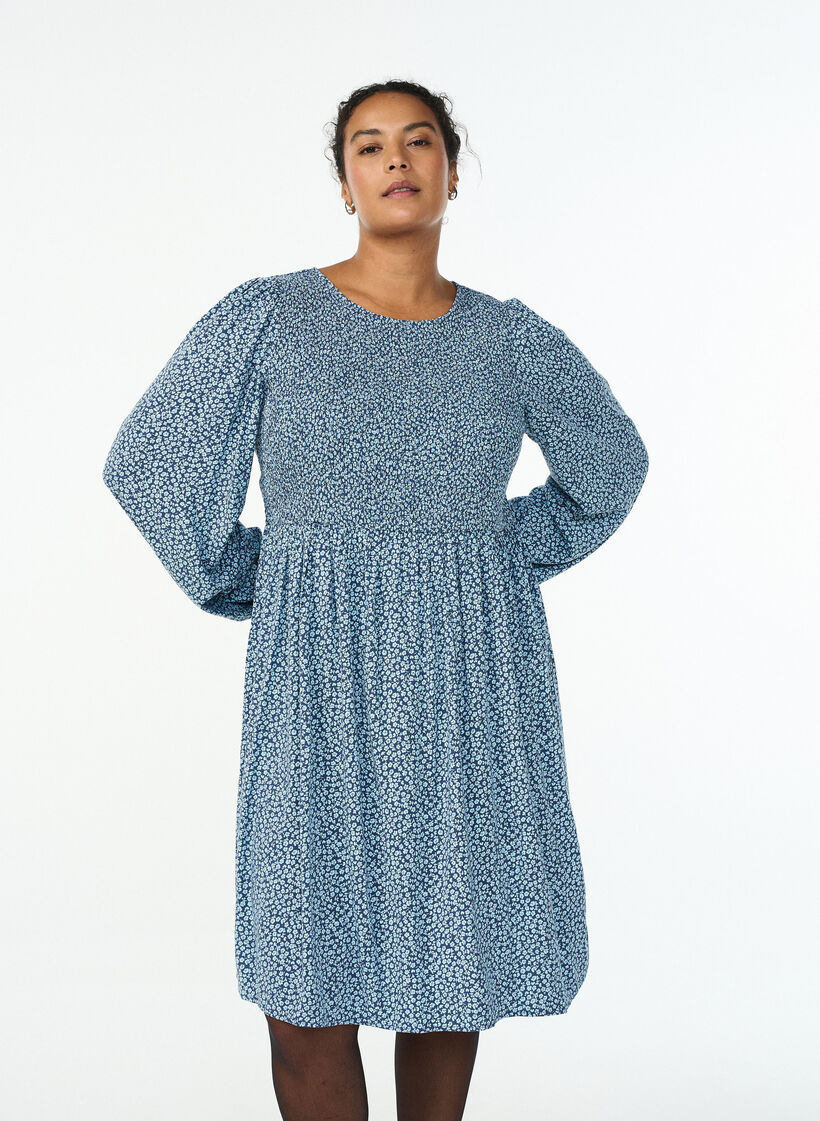 Robe avec haut smock&eacute; et imprim&eacute; &agrave; petites fleurs, Bleu, Model image number 0
