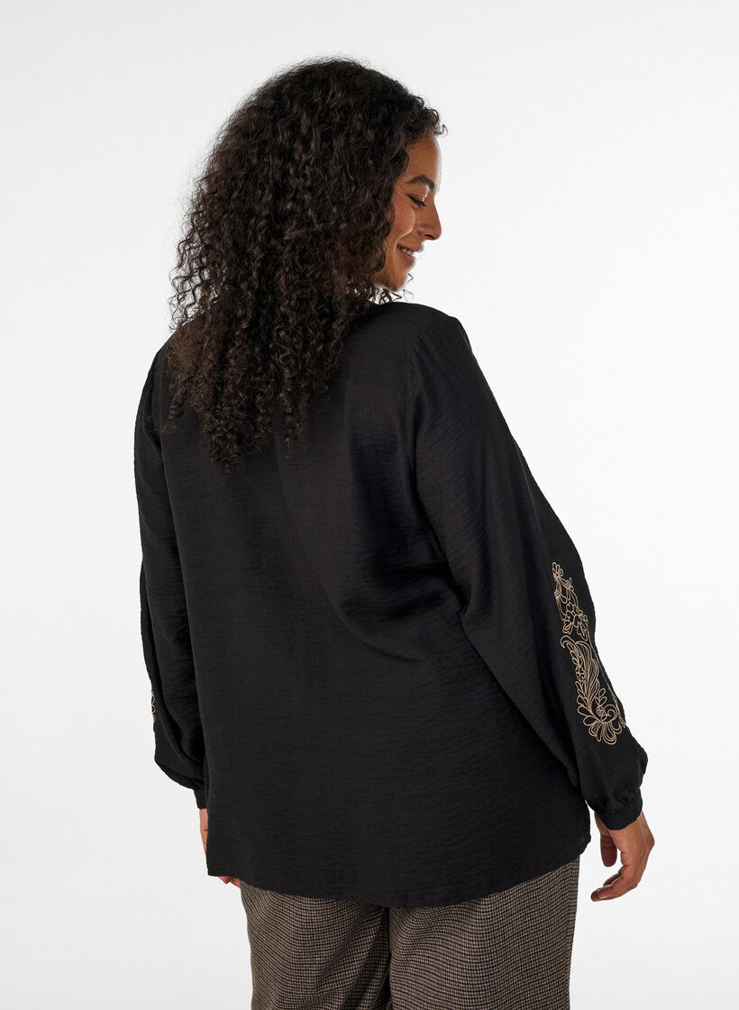 Chemise en viscose avec manches brod&eacute;es, Noir, Model image number 2