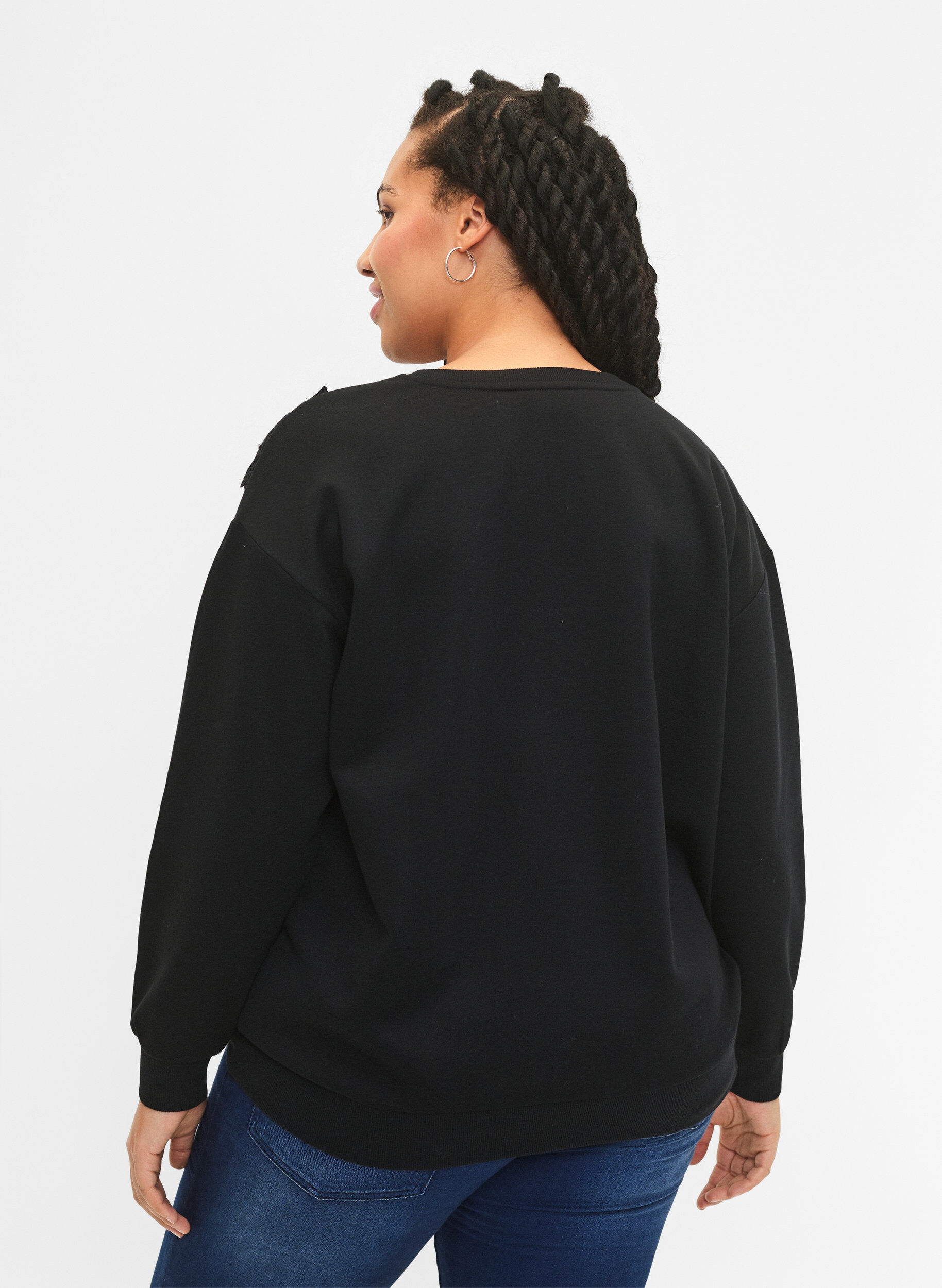 Zizzi Sweatshirt avec volants et d&eacute;tail de crochet, Black, Model image number 1