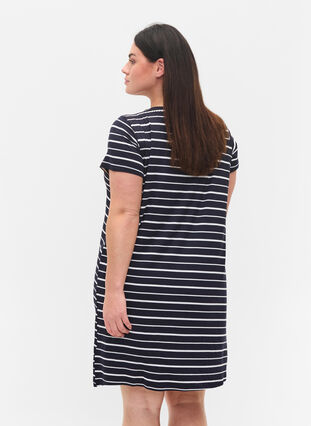 Robe à manches courtes, Night Sky Stripe, Model image number 1