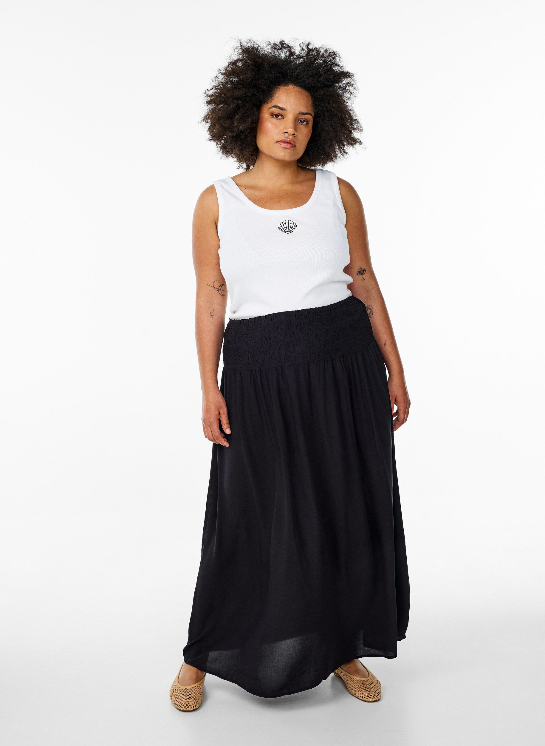 Jupe longue en viscose avec smocks, Noir, Model