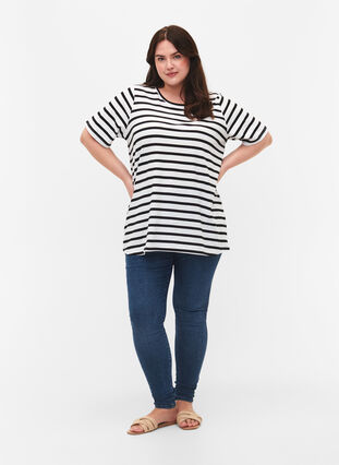 T-shirt rayé en coton biologique, Black Stripes, Model image number 2