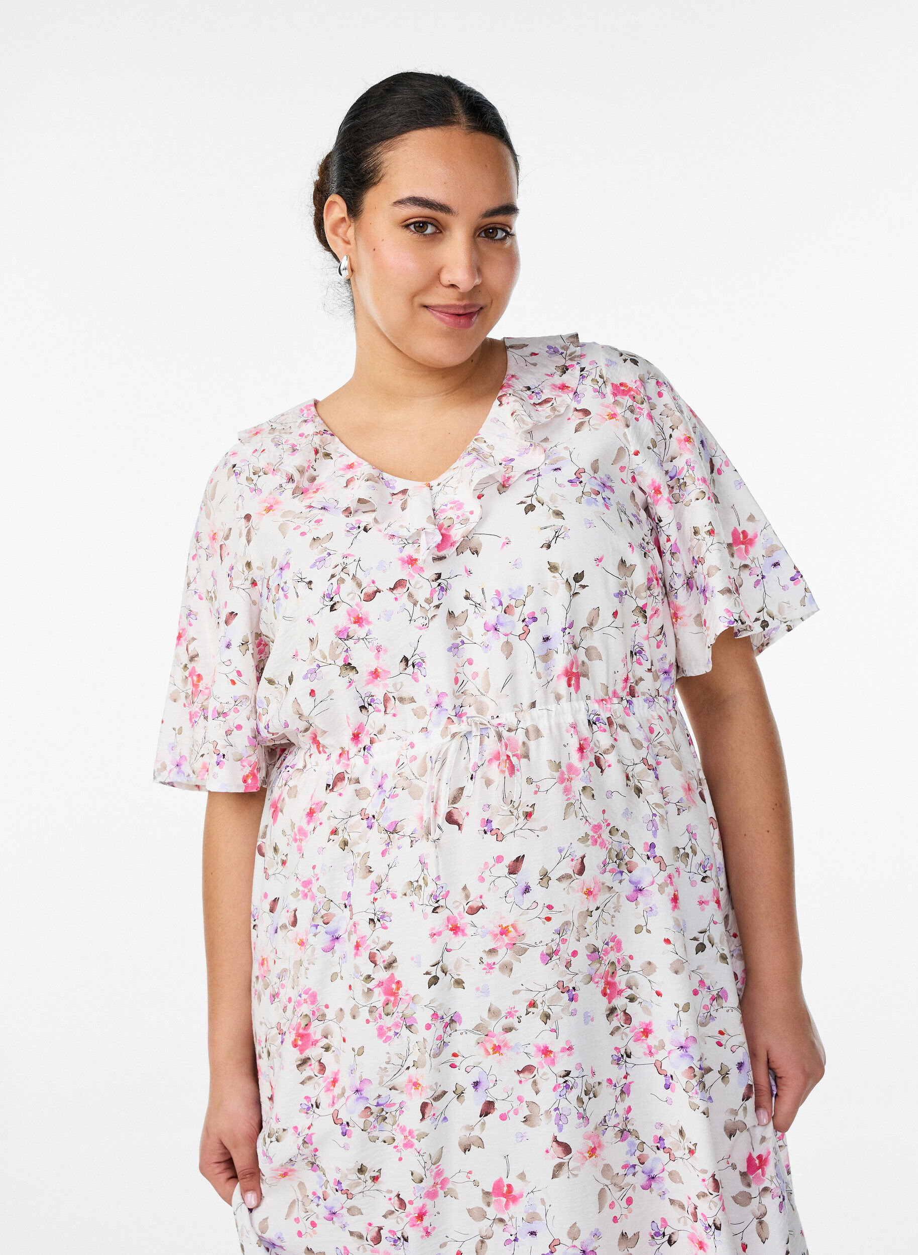 ZizziRobe midi en viscose avec imprim&eacute; fleuri et col &agrave; volants, Vanille, Model image number 2