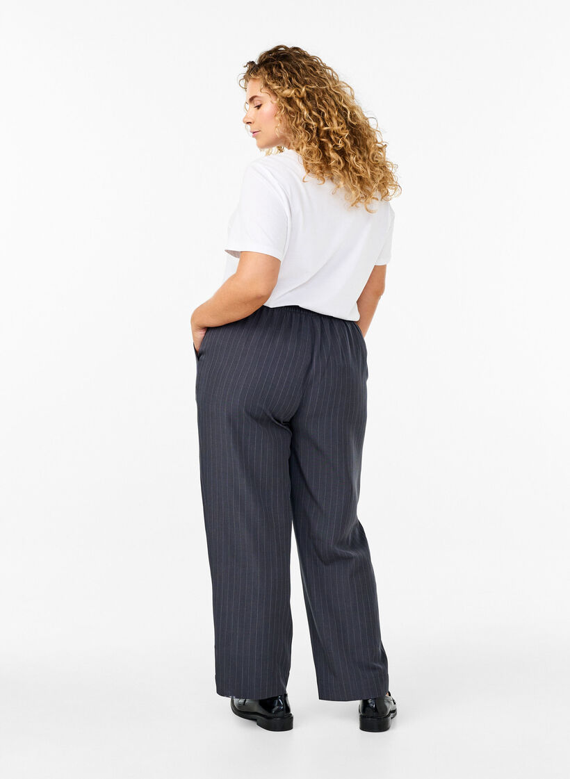 FLASH - Pantalon large doté de poches, Dark Grey Mel Stripe, Model image number 1