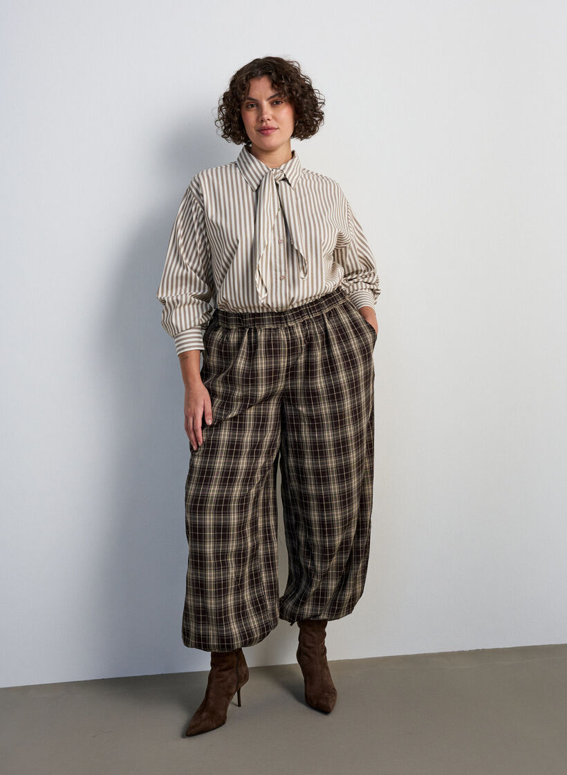 Chemise ray&eacute;e avec lien amovible &agrave; nouer, Beige, Model image number 1