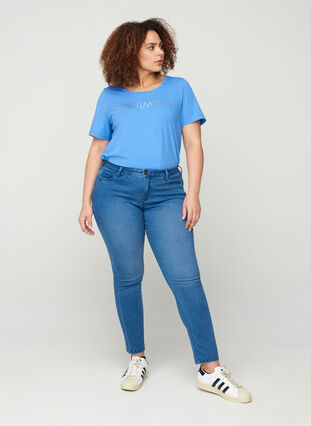 Jean Emily coupe slim avec taille normale, Blue denim, Model image number 1