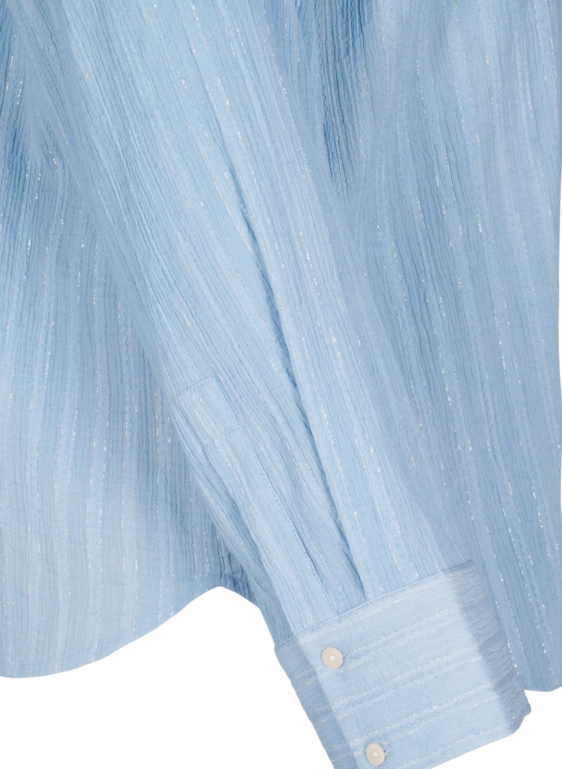 Zizzi Chemise ample avec texture ray&eacute;e et fil &agrave; paillettes, Bleu Clair, Packshot image number 3