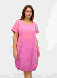Katoenen jurk met korte mouwen, Cyclamen, Model