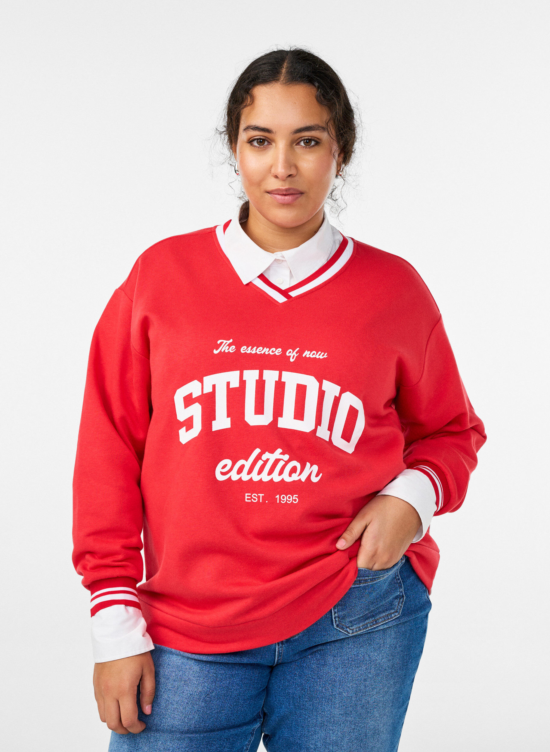 Sweatshirt met V-hals en tekstprint, Rood, Model